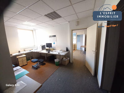 Bureau - 246 m² - 16 pièces