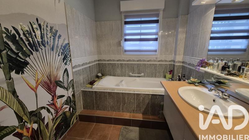 Maison - 96 m² - 5 pièces