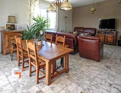 Maison - 166 m² - 8 pièces