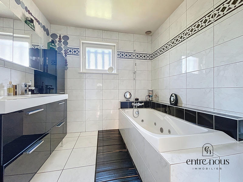 Maison - 133 m² - 6 pièces