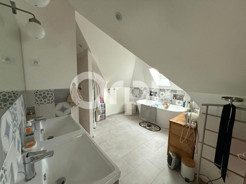 Maison - 121 m² - 5 pièces