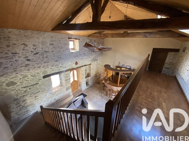 Maison - 416 m² - 13 pièces