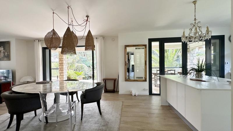 Maison contemporaine - 200 m² - 8 pièces