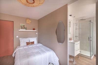 Maison - 296 m² - 15 pièces