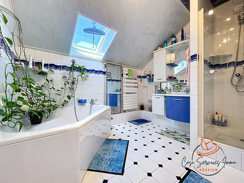 Maison - 166 m² - 7 pièces