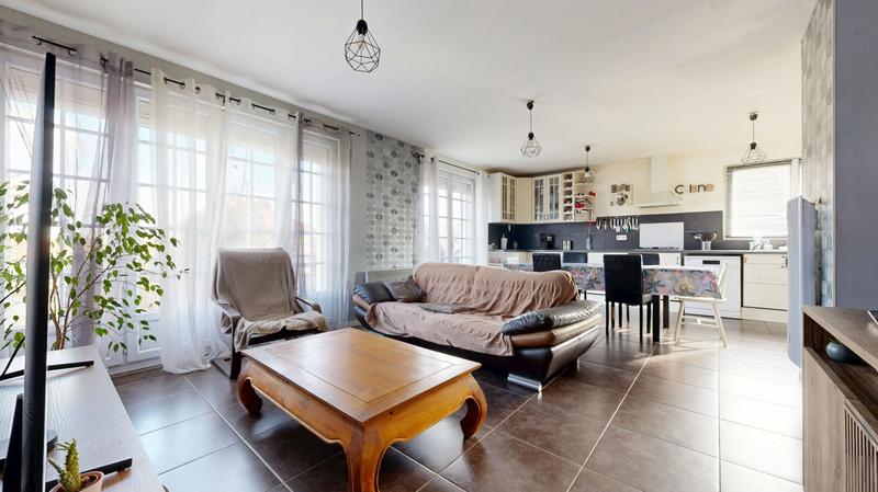 Maison - 92 m² - 5 pièces