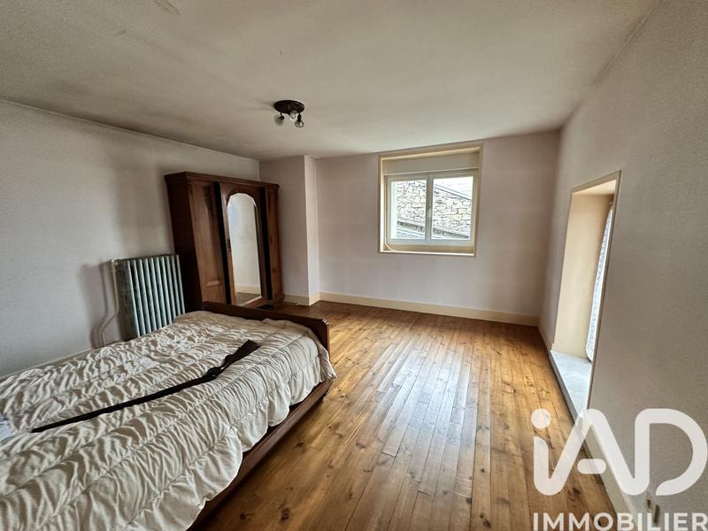 Maison - 220 m² - 5 pièces