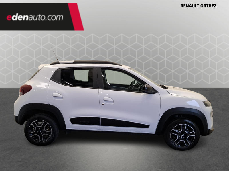 Dacia Spring Essential -23b