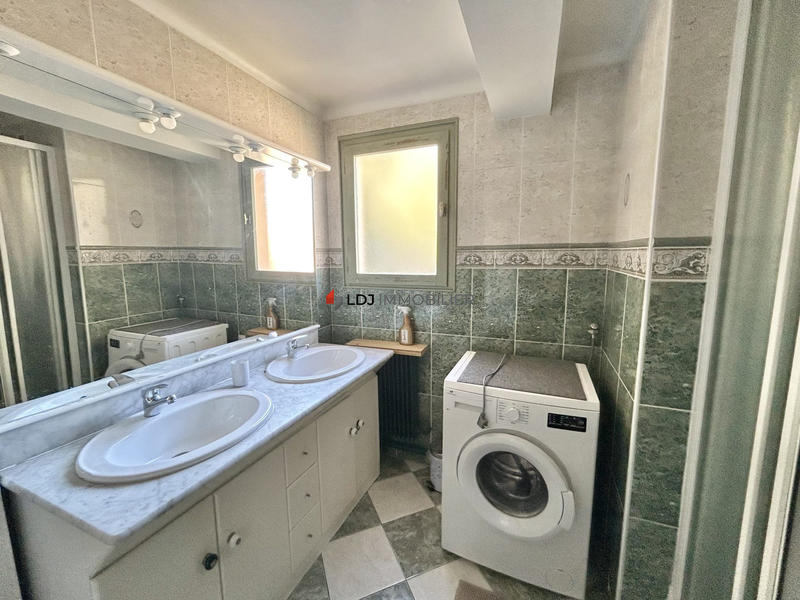 Appartement - 93 m² - 3 pièces