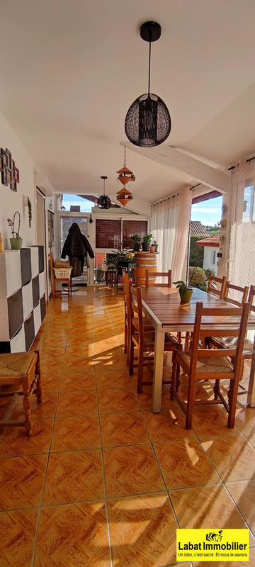 Maison - 194 m² - 9 pièces