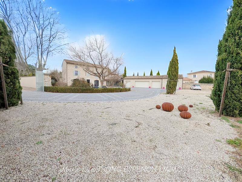 Mas - 471 m² - 15 pièces