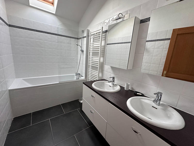 Maison - 500 m² - 12 pièces