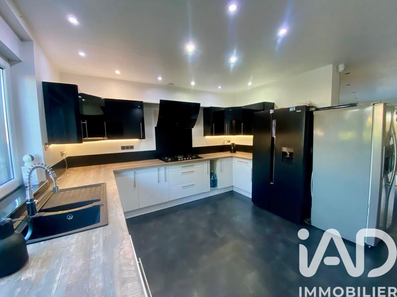 Maison - 216 m² - 7 pièces