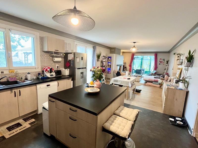 Maison - 223 m² - 7 pièces