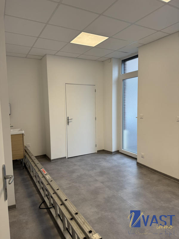 Local d'activités - 47 m² - 3 pièces