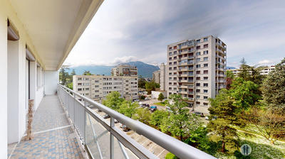 Appartement - 85 m² - 5 pièces