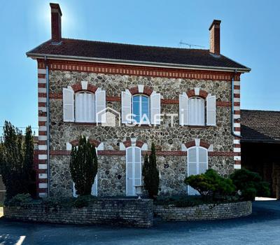 Maison - 219 m² - 7 pièces