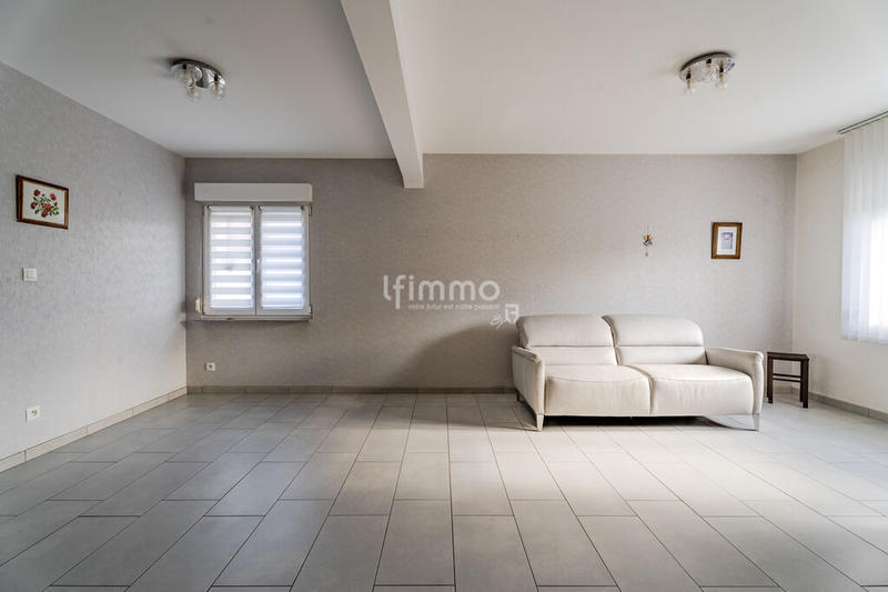 Maison - 216 m² - 6 pièces