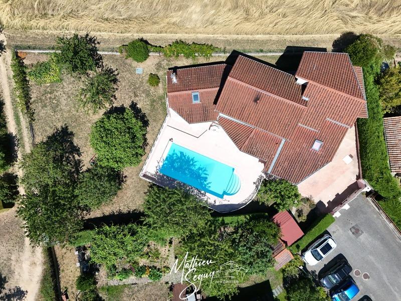 Maison - 200 m² - 6 pièces