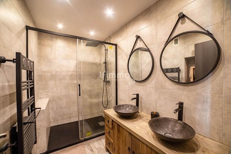 Appartement - 85 m² - 5 pièces