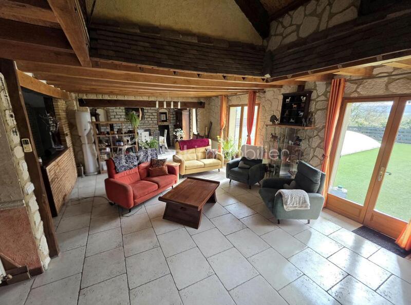 Maison traditionnelle - 170 m² - 6 pièces