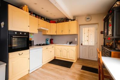 Maison - 223 m² - 9 pièces