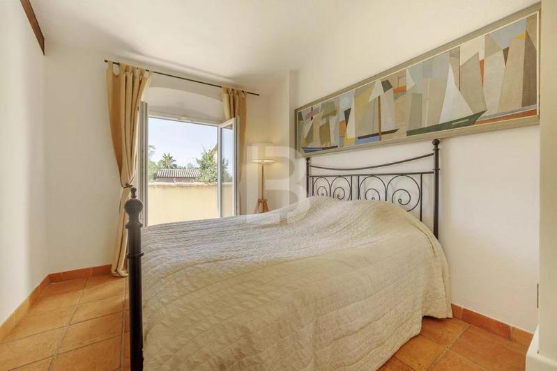 Villa - 196 m² - 6 pièces