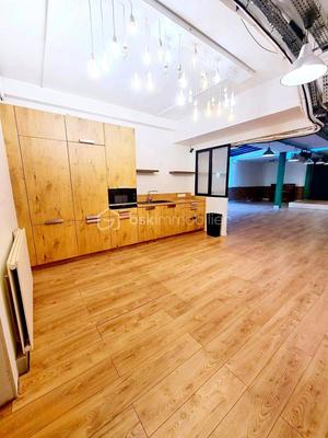 Bureau - 243 m² - 4 pièces