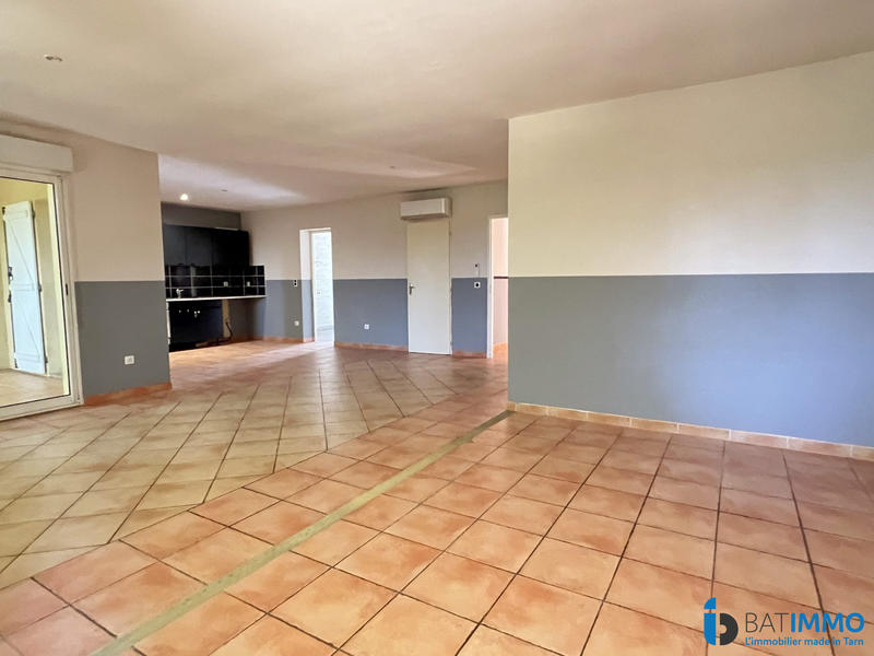 Maison - 211 m² - 9 pièces