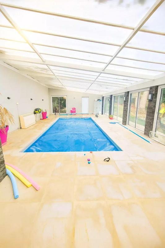 Maison - 163 m² - 7 pièces