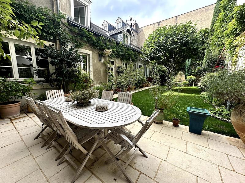 Maison de maîtres - 286 m² - 11 pièces