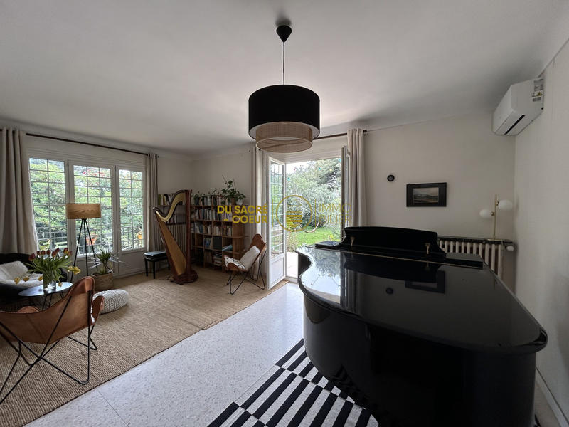 Maison - 213 m² - 6 pièces