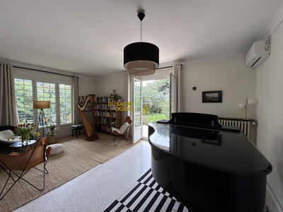 Maison - 213 m² - 6 pièces