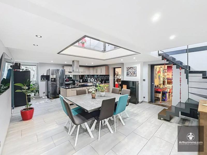 Maison - 195 m² - 6 pièces