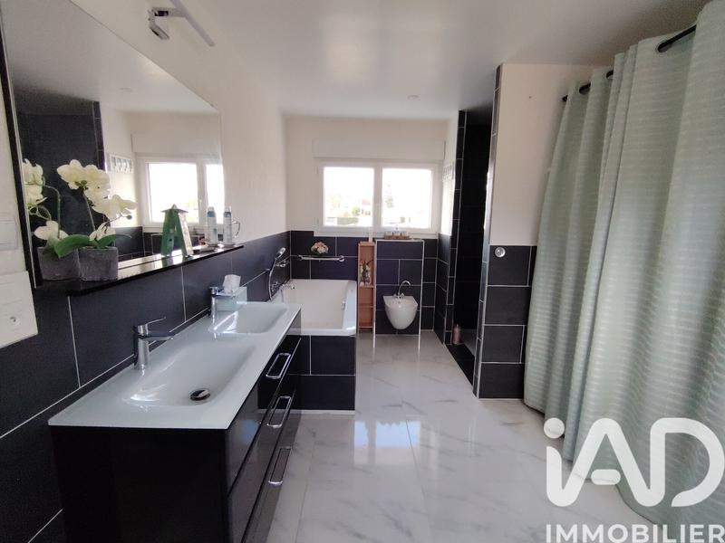 Maison - 190 m² - 5 pièces