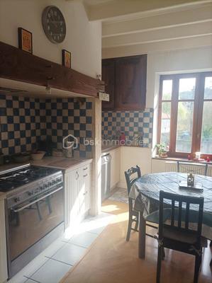 Maison - 222 m² - 9 pièces