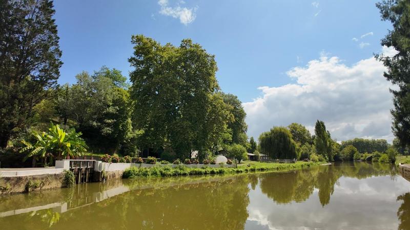 Moulin - 300 m² - 6 pièces