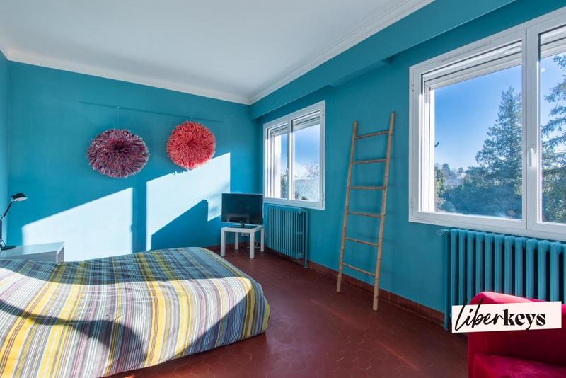 Maison - 195 m² - 6 pièces