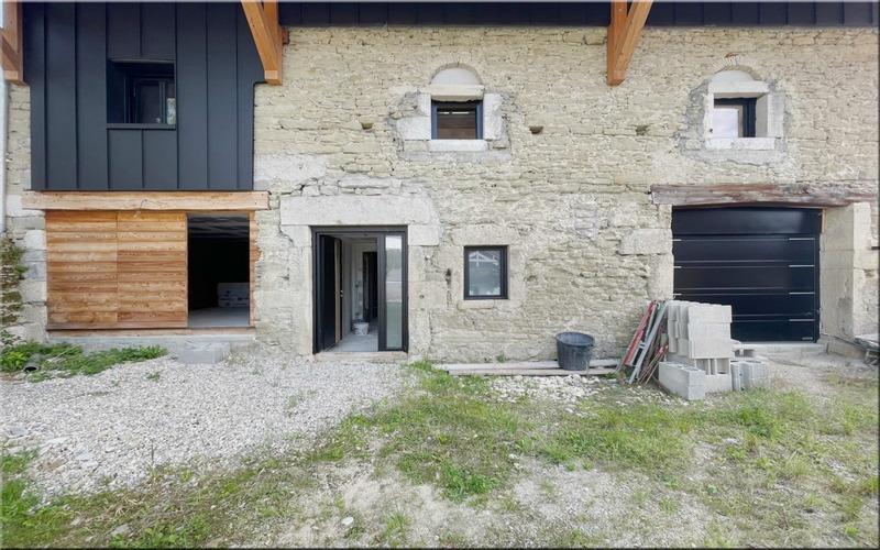 Maison en pierre - 341 m² - 12 pièces