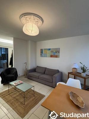 Chambre - 9 m² - 1 pièce