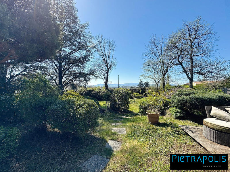 Maison - 200 m² - 7 pièces