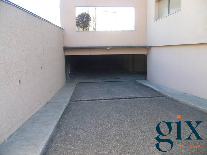 Parking / Garage - 14 m²