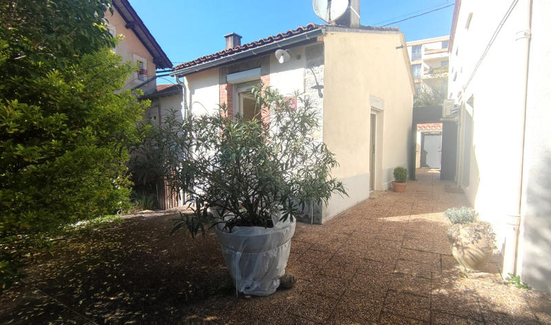 Maison - 230 m² - 6 pièces