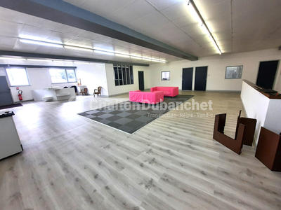 Entrepôt - 552 m²