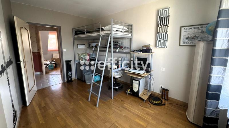 Maison - 255 m² - 7 pièces