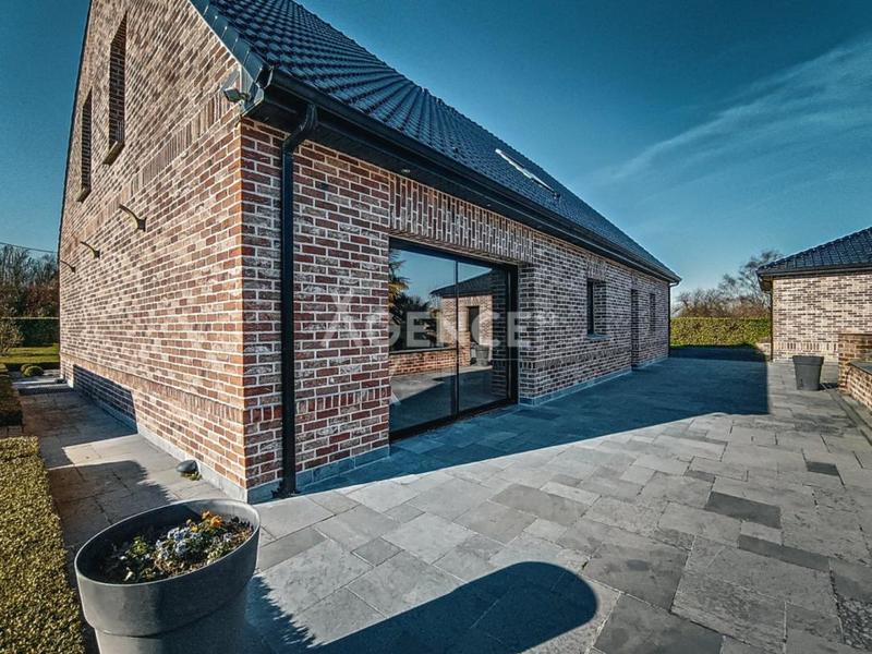 Propriété - 200 m² - 5 pièces