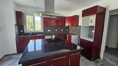 Maison - 179 m² - 5 pièces