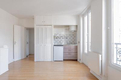 Studio - 24 m² - 1 pièce