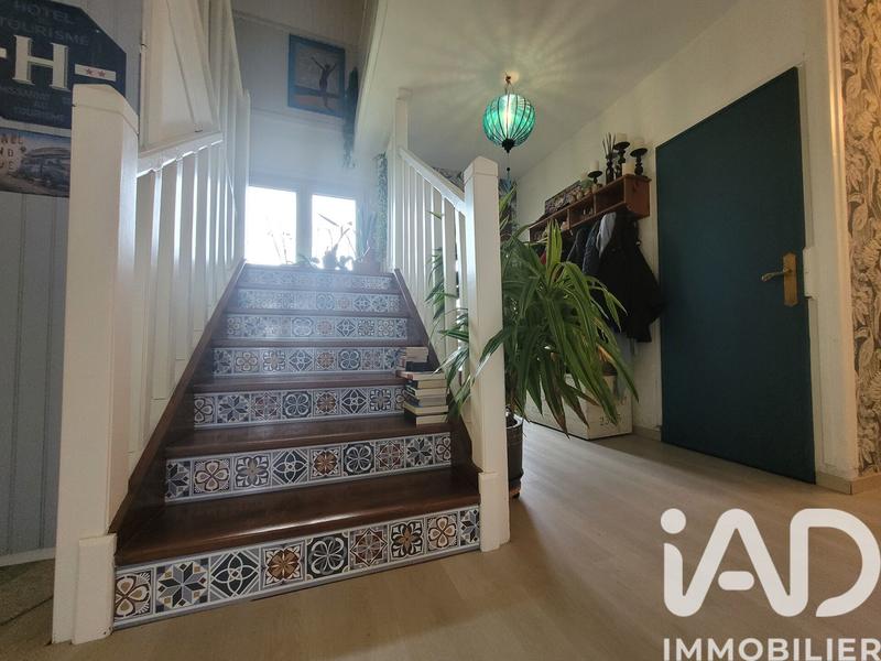 Maison - 232 m² - 8 pièces