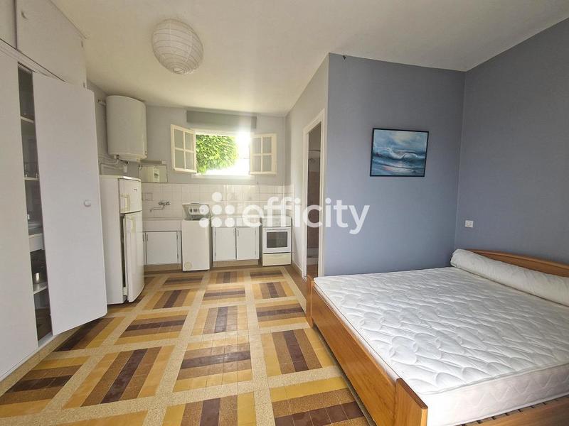 Maison - 210 m² - 10 pièces